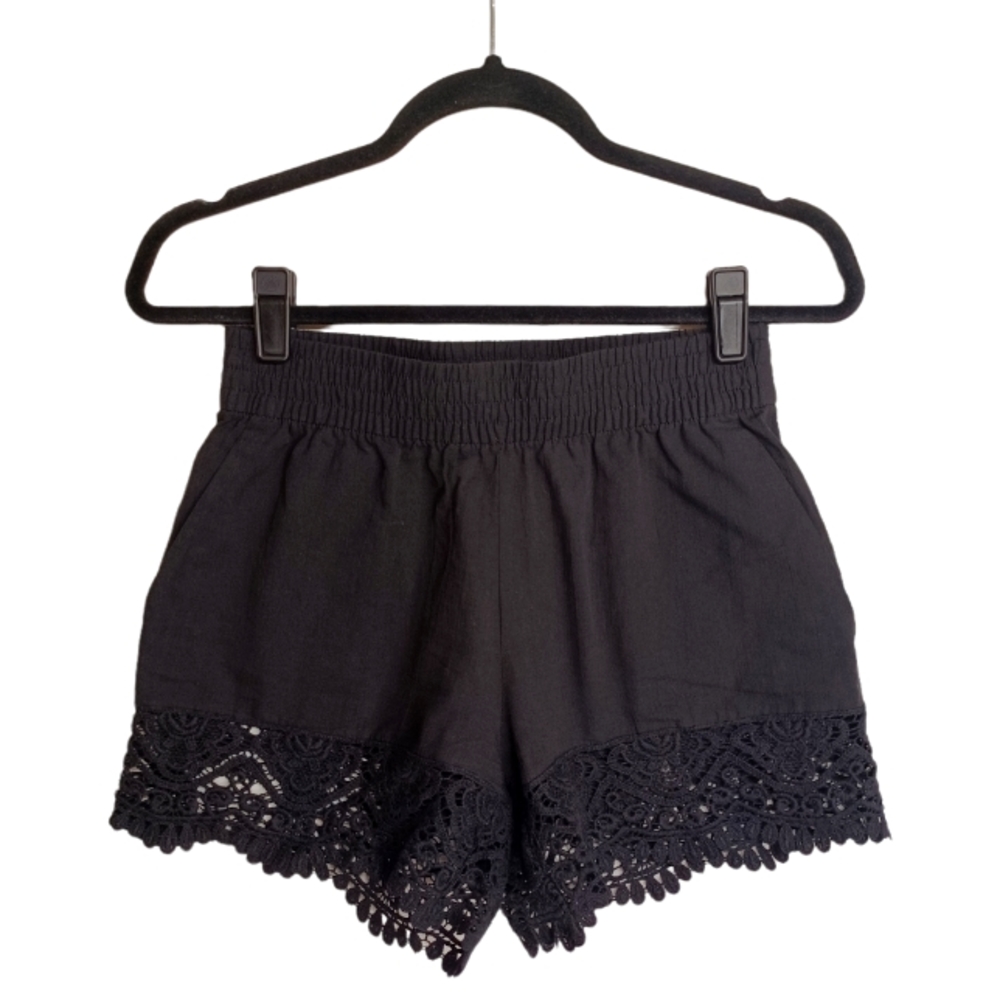 H&M Black Crochet Lace Hem Elastic Waist Shorts Size 4 (Small)